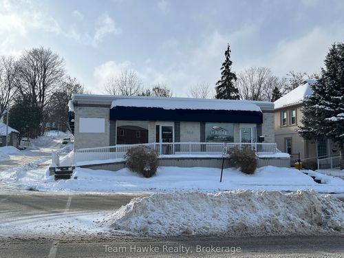 {{alt}} | Card Image