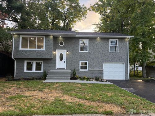 704 Wood Ave, Colonia, NJ, 07067-2427 | Card Image