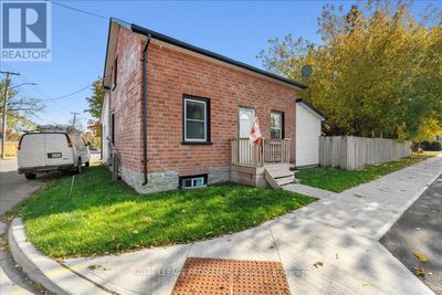 374 Main St, House other with 3 bedrooms, 1 bathrooms and 4 parking in Picton ON | Image 2