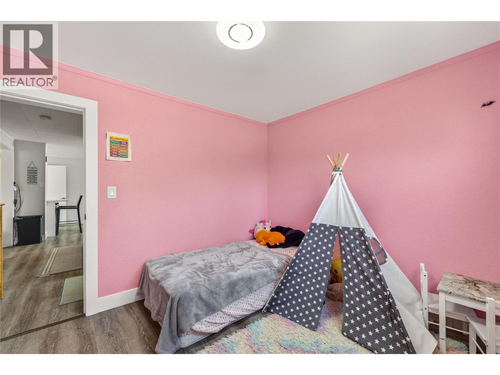 Residential in Oliver 5