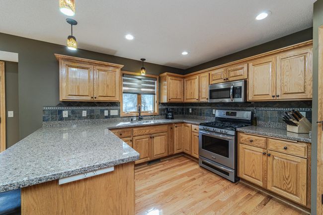 Lots of counterspace and cabinets! | Image 11