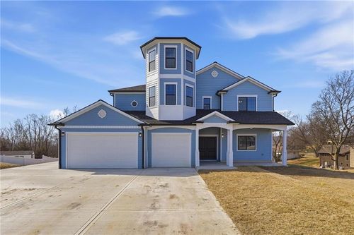 27135 Webster Ct, Weston, MO, 64098-1065 | Card Image