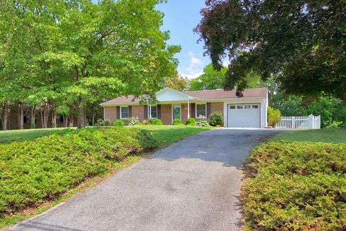 735 Rolling Hills Drive, Wytheville, VA, 24382 | Card Image