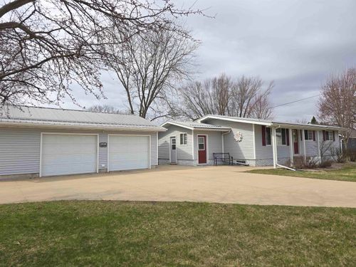 2506 River Rd, Decorah, IA, 52101-7306 | Card Image