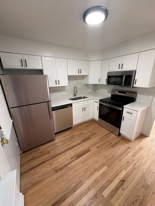apt-b2-2104 W Farragut Ave, Chicago, IL, 60625-1237 | Card Image
