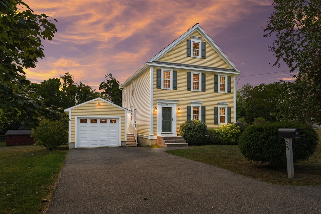 Oakland St, Amesbury, MA 01913