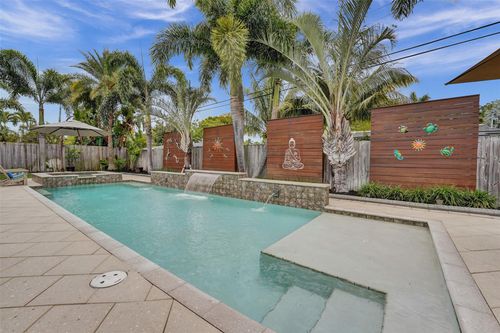 2633 Ne 10th Ter, Wilton Manors, FL, 33334-3713 | Card Image