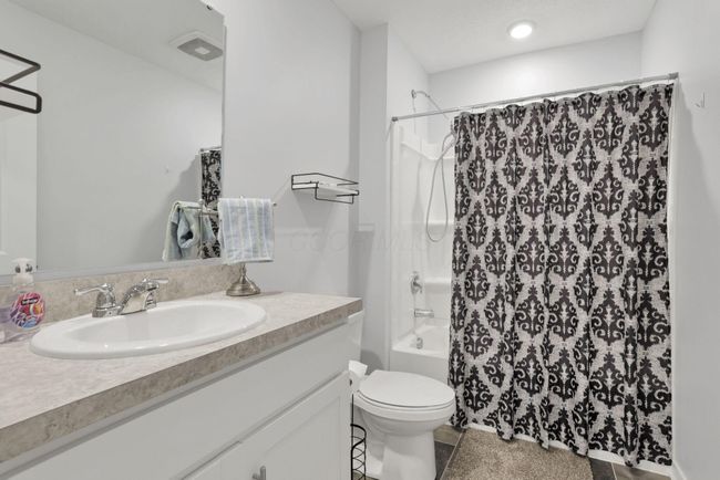 373 St James Gate, House other with 4 bedrooms, 2 bathrooms and null parking in Newark OH | Image 26