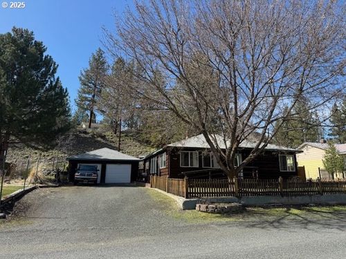 207 N Humbolt St, Canyon City, OR, 97820-6121 | Card Image