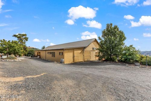 151 Rowe Hill Dr, Naches, WA, 98937-9631 | Card Image