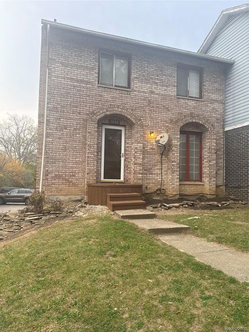 3428 River Birch Dr, Flint, MI, 48532-2862 | Card Image