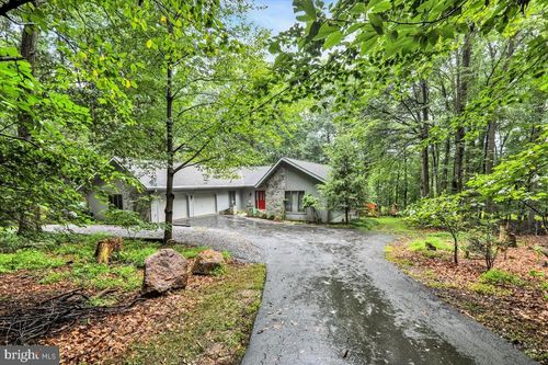 1806 Larch Cir, LEBANON, PA, 17042-9081 | Card Image