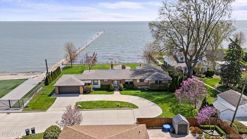 22624 Rio Vista St, Saint Clair Shores, MI, 48081-2491 | Card Image