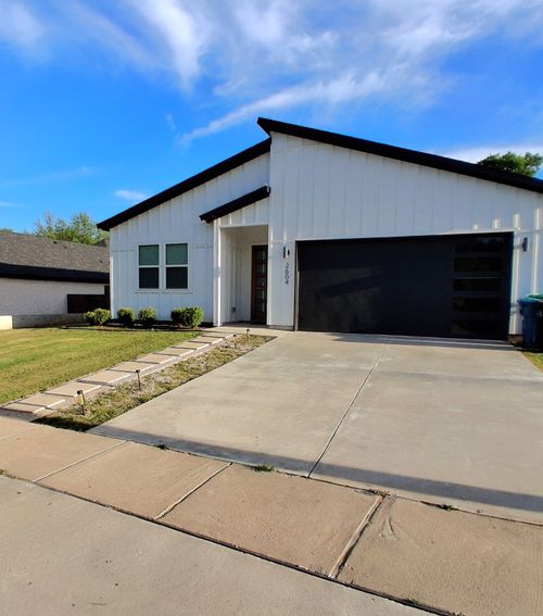2604 Flora Ln, Denison, TX, 75020-3618 | Card Image