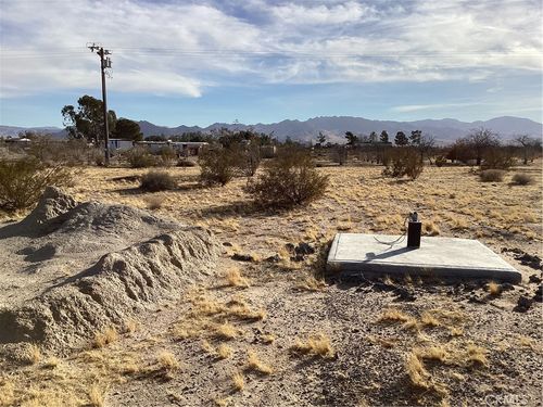 42979 Mandril St, Newberry Springs, CA, 92365-9497 | Card Image