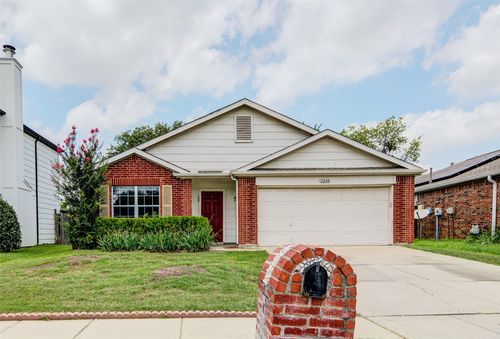 3240 Bent Creek Drive, Denton, TX, 76210 | Card Image