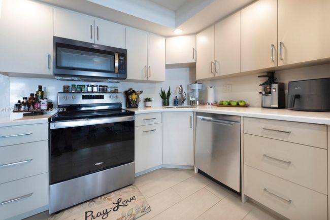 APT-1615 - 4010 Galt Ocean Dr, Condo with 1 bedrooms, 1 bathrooms and null parking in Fort Lauderdale FL | Image 5