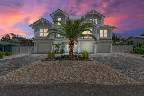215 83rd St, HOLMES BEACH, FL, 34217-1019 | Card Image