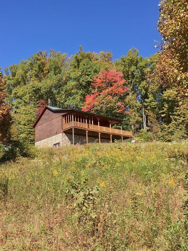 198 F S T Ln, House other with 3 bedrooms, 3 bathrooms and null parking in Fancy Gap VA | Image 32