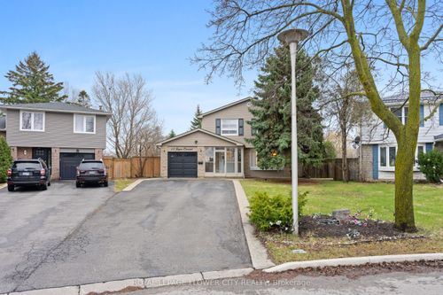 15 Jasper Crescent, Brampton, ON, L6S1W8 | Card Image