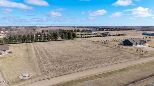 3123 Hoggarth Dr Se, Jamestown, ND, 58401-9649 | Card Image