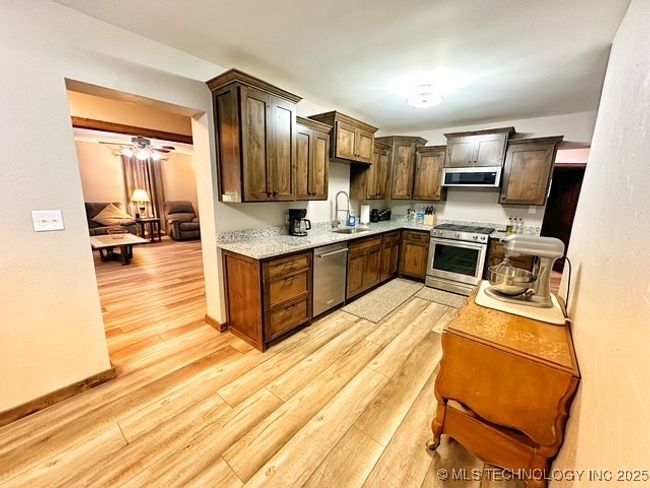 401 Diamond St, House other with 4 bedrooms, 2 bathrooms and null parking in Holdenville OK | Image 10