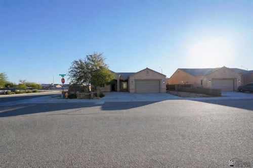 3703 S Falcon Dr, Yuma, AZ, 85365-3664 | Card Image
