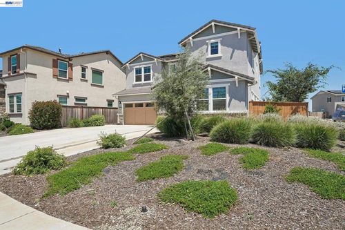 4013 Mirecourt Cir, Rancho Cordova, CA, 95742-6783 | Card Image