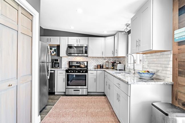 APT-1 - 67 N End Blvd, Condo with 2 bedrooms, 1 bathrooms and 2 parking in Salisbury MA | Image 6