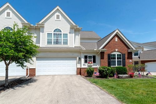 16520576 Berry Patch Rd, Jackson, WI, 53037-8949 | Card Image