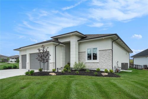 9412 Aurora St, Lenexa, KS, 66220-2531 | Card Image