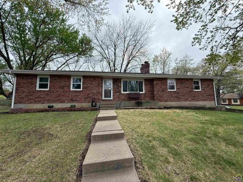 3411 Se Island Cir, Topeka, KS, 66605 | Card Image