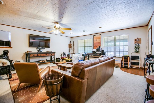 202 Sharp Ave, House other with 3 bedrooms, 2 bathrooms and 1 parking in Ballinger TX | Image 9
