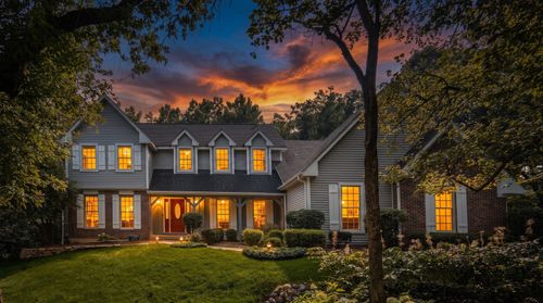 5N662 Forest Glen Ln, St. Charles, IL, 60175-8240 | Card Image