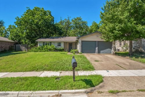 1106 High Point Rd, Arlington, TX, 76015-3516 | Card Image