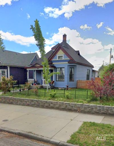 137 W Court St, House other with 3 bedrooms, 2 bathrooms and 1 parking in Weiser ID | Image 2