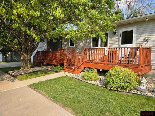 123 7th St S, New Ulm, MN, 56073-3063 | Card Image