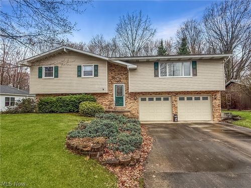 284 Old Oak Dr, Cortland, OH, 44410-1122 | Card Image