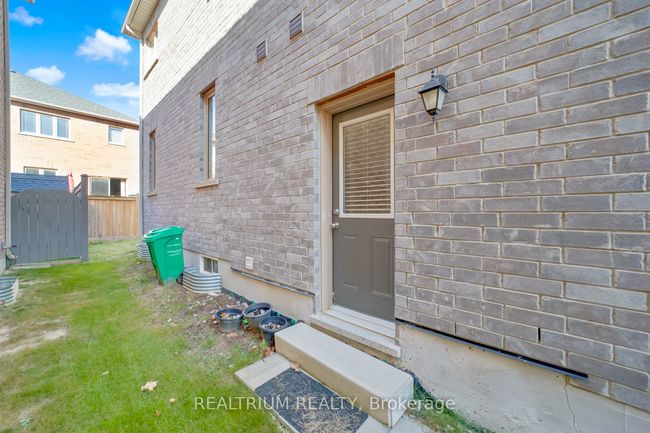 22 Clockwork Dr, House other with 4 bedrooms, 5 bathrooms and 4 parking in Brampton ON | Image 36