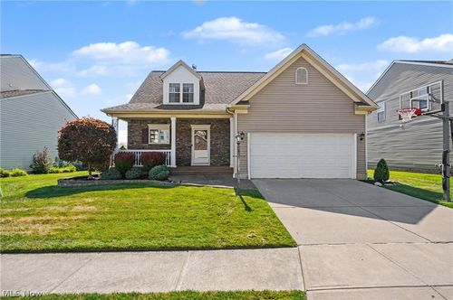 3865 Arcadia Cir, Willoughby, OH, 44094-7878 | Card Image