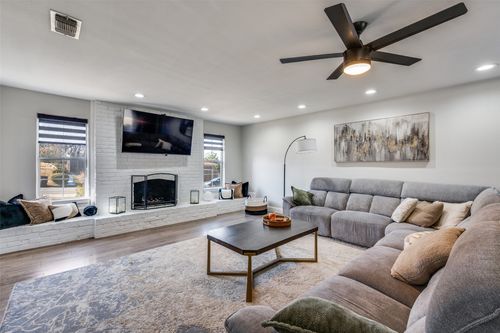 348 Thompson St, Fort Worth, TX, 76134-3968 | Card Image