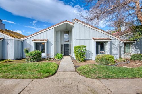 1876 Cougar Ln, Clovis, CA, 93611-2071 | Card Image