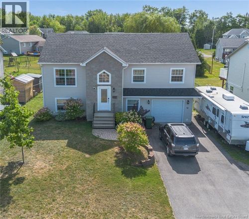 14 Hallihan Dr, Oromocto, NB, E2V0C5 | Card Image