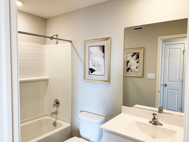 Secondary Bath | Image 21