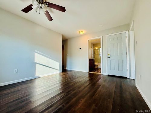 1-585 Tabor Pl, East Meadow, NY, 11554-5329 | Card Image