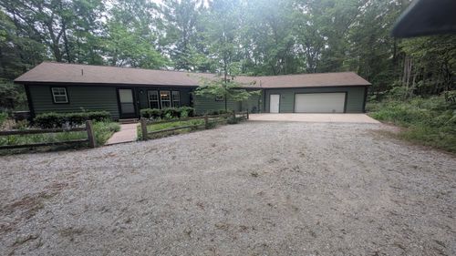 11530 Pond Rd, Montague, MI, 49437-9579 | Card Image
