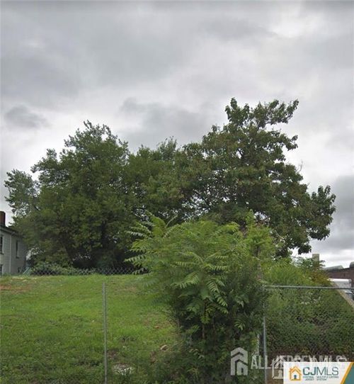 52-50-52 Broad St, Perth Amboy, NJ, 08861-4209 | Card Image