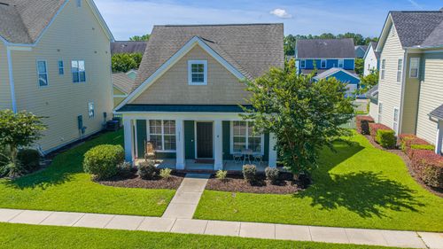 111 Foxglove Ave, Summerville, SC, 29483-5572 | Card Image