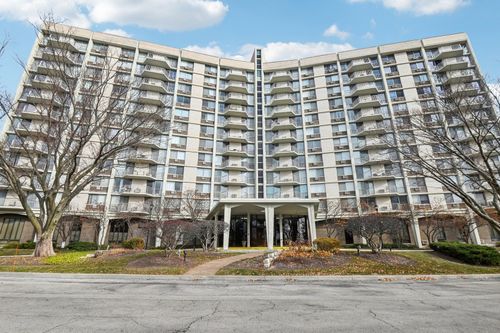 1e-20 N Tower Road, Oak Brook, IL, 60523 | Card Image