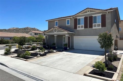 5374 Mission Rock Way, Jurupa Valley, CA, 92509-6884 | Card Image